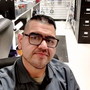 Meet your Posher, Manuel